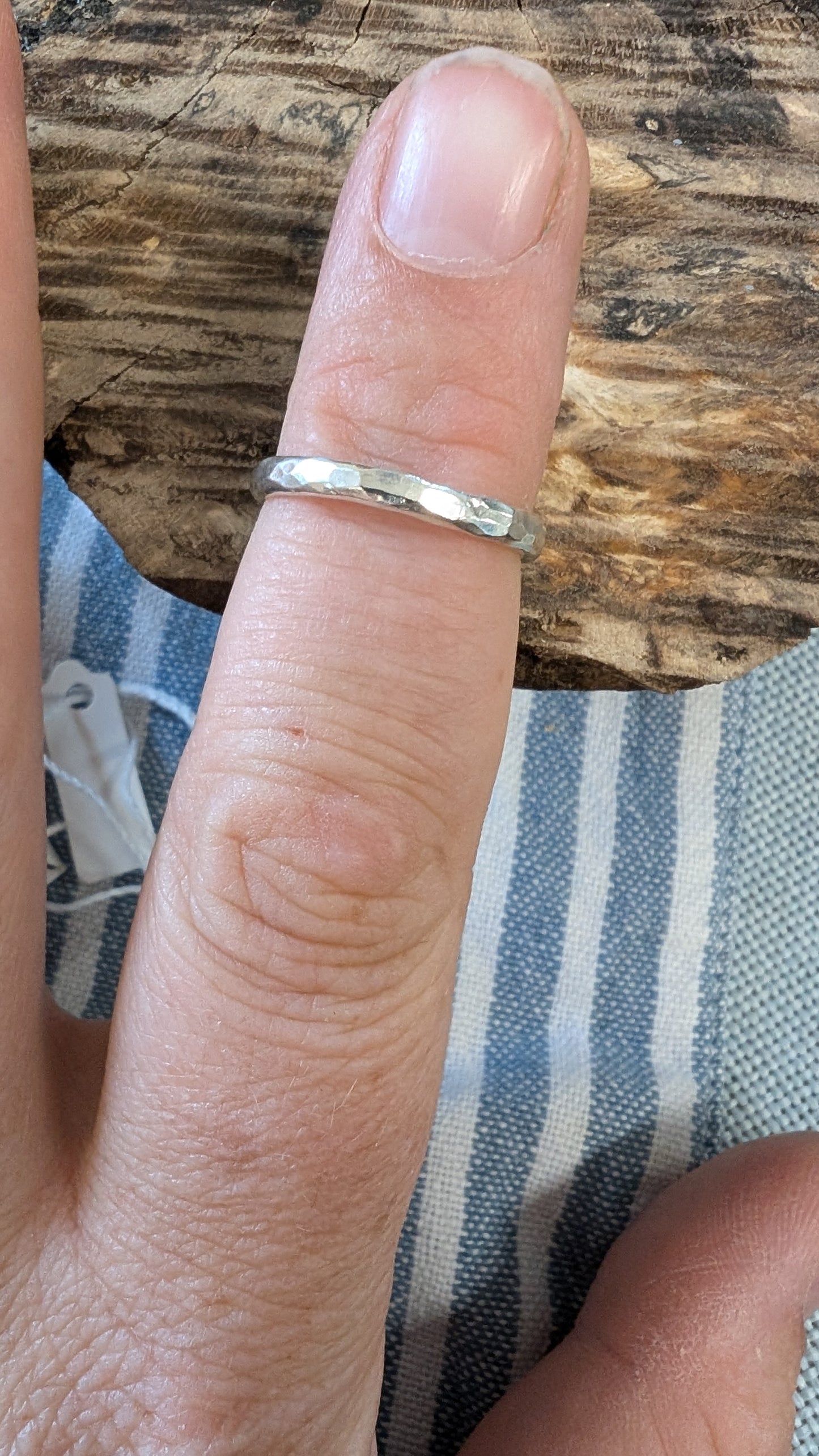 Hammered silver ring (2.5mm thickness)
