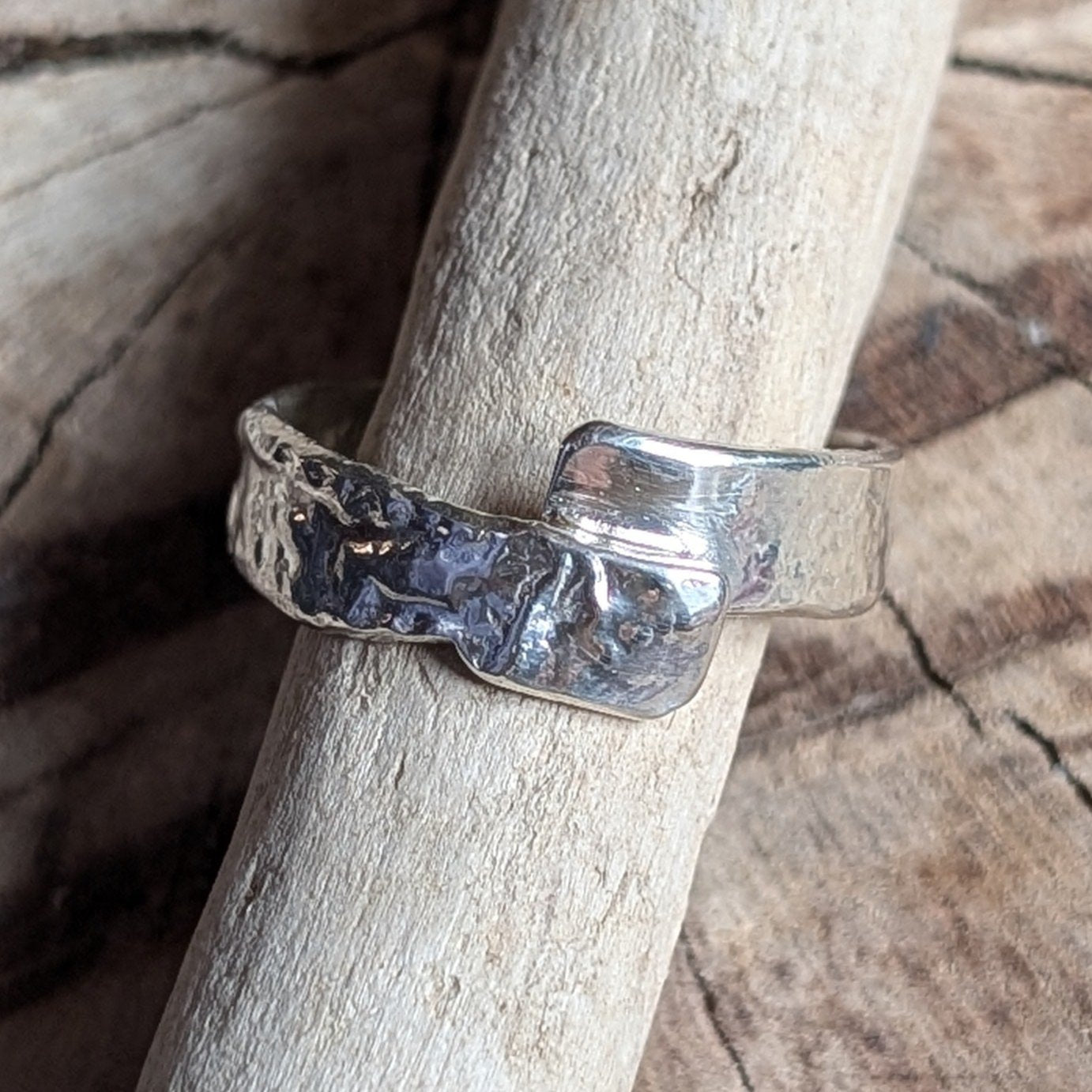 Reticulated Silver Crossover Ring
