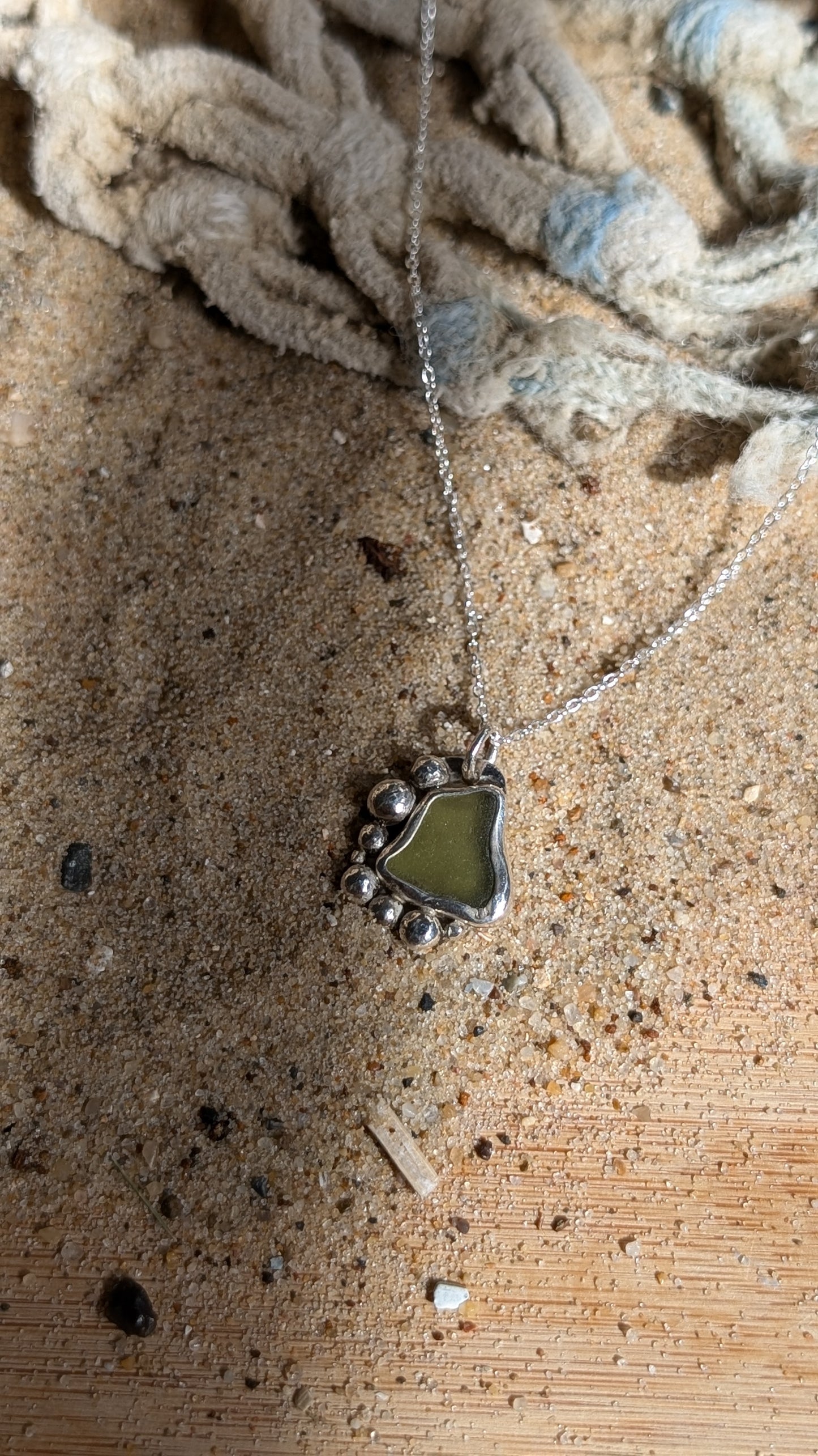 Rockpool necklace - Olive Green
