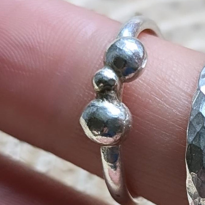 Chunky stacking ring with 3 balls